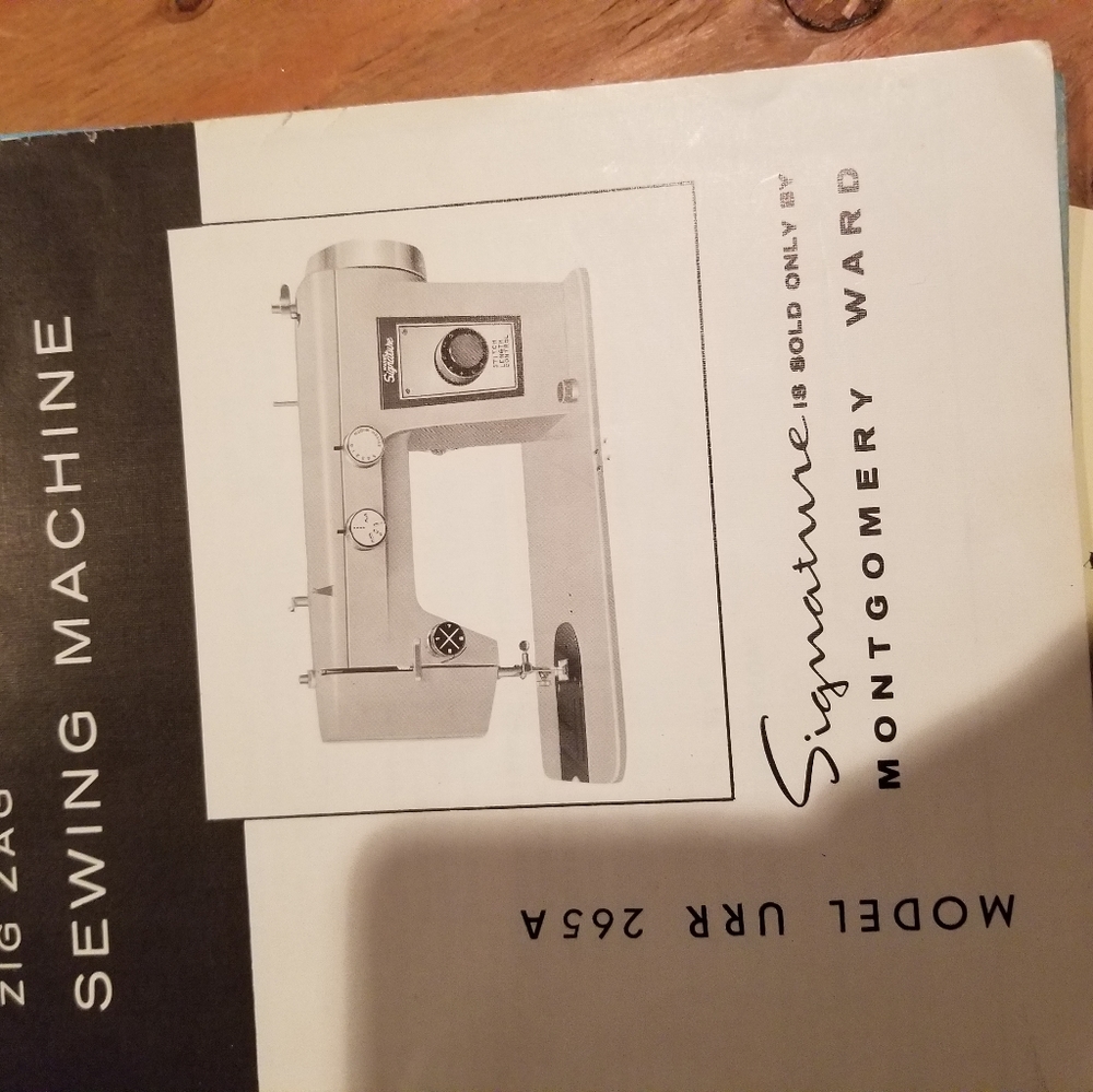 Sewing machine - Picture 4 of 4